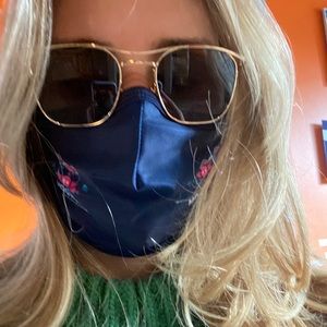 Meet your Posher, Hayley